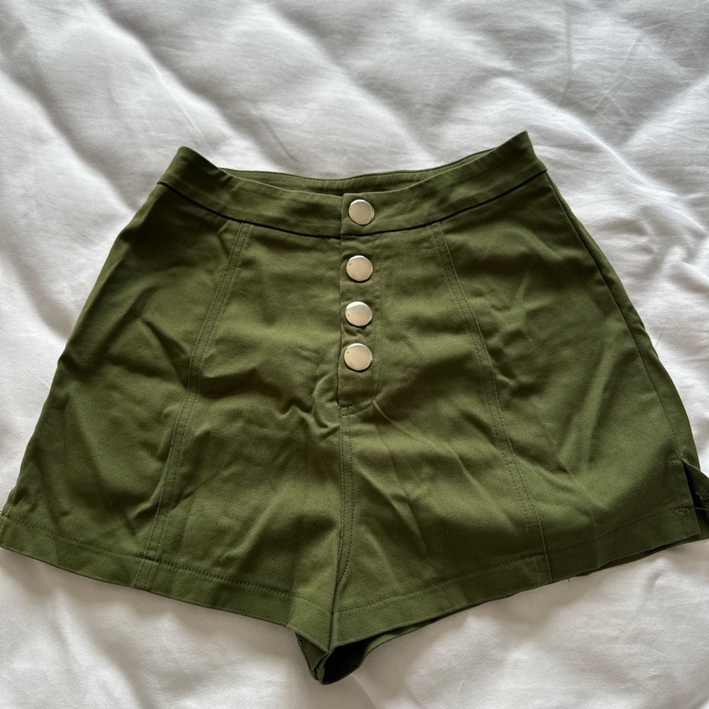 superdown green shorts